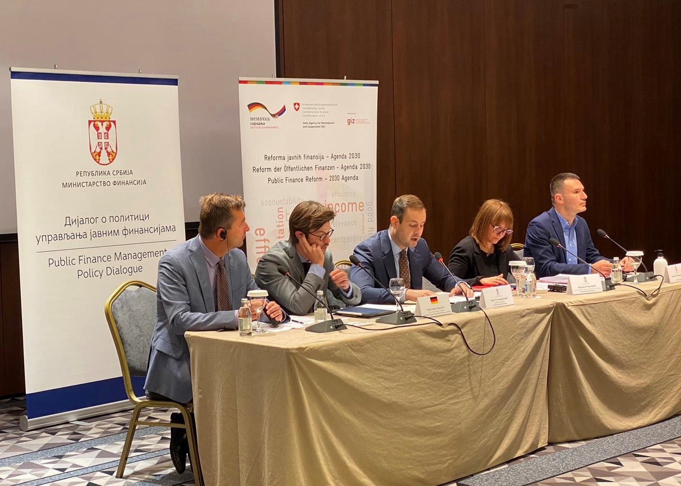 Станивуковић: Србија посвећена даљем унапређењу управљања јавним финансијама