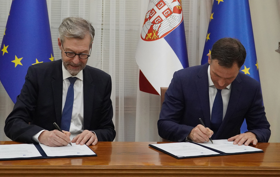 Siniša Mali: Nastavljamo ulaganja u četiri velika klinička centra u Srbiji