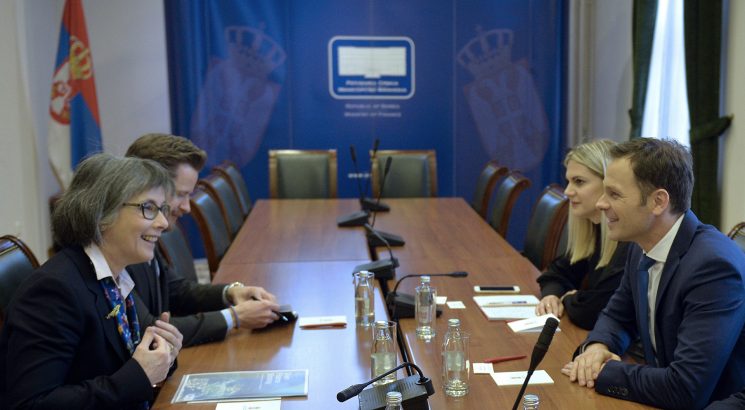 Ministar Siniša Mali se sastao sa britanskom ambasadorkom Šan MakLeod