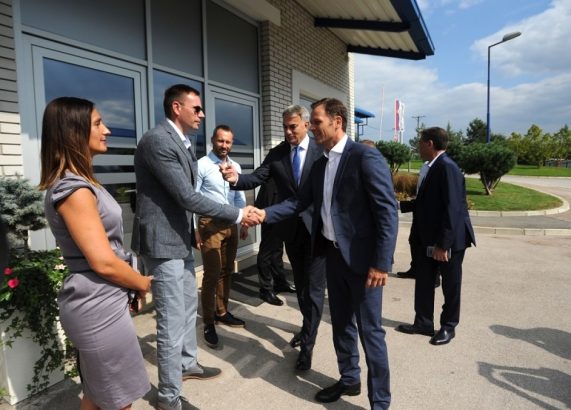 Mali: Vlada Srbije nastaviće da pomaže i podržava domaću privredu