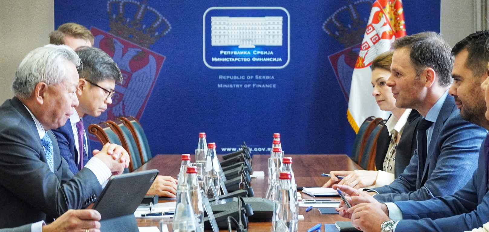 Potpredsednik Vlade Siniša Mali razgovarao sa predsednikom Odbora direktora Azijske infrastrukturne investicione banke