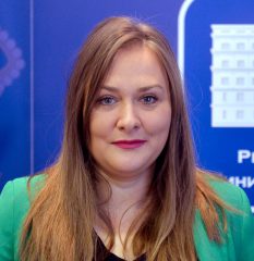 Данијела Вазура