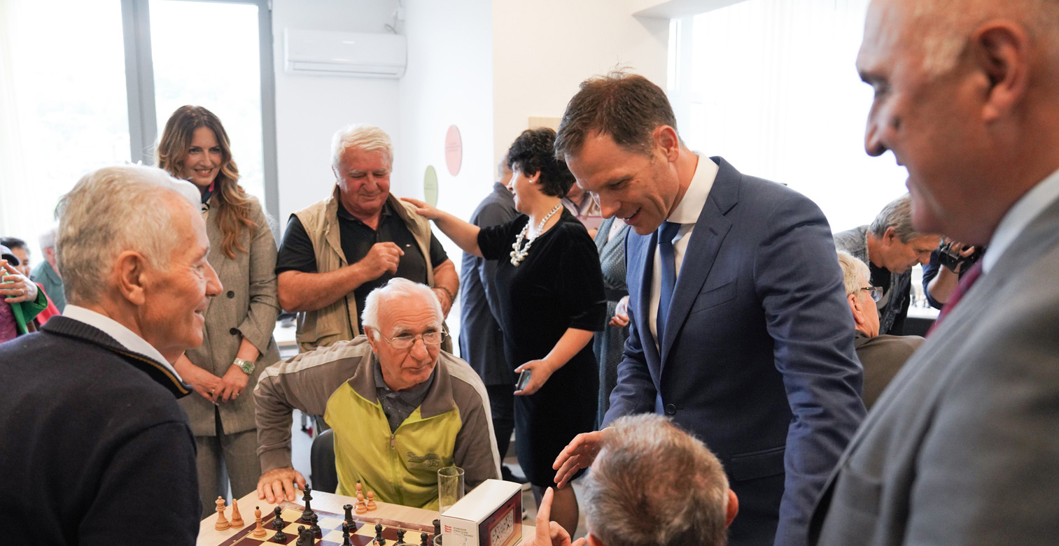 Синиша Мали разговарао са пензионерима о повећању пензија